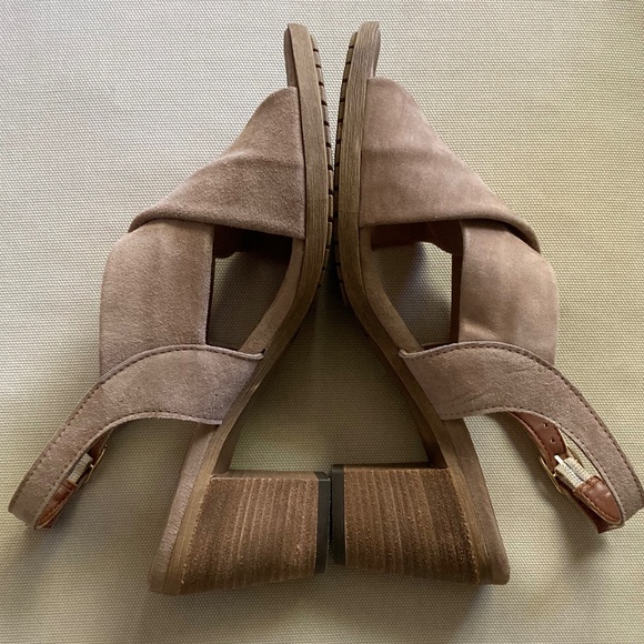 Mariella made in Italy Sling Back Taupe Suede Heels - Picture 6 of 7